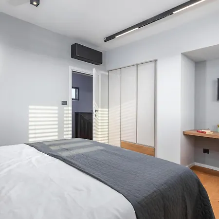 Gorgeous In With Wifi