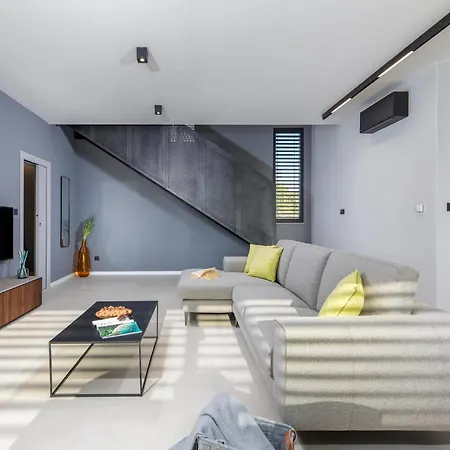 Gorgeous In With Wifi