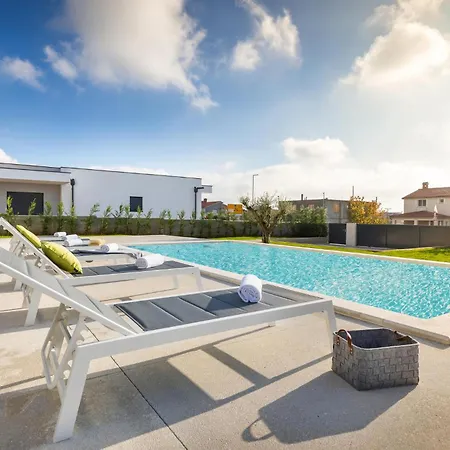 Luxurious In Tatil Evi Vodnjan