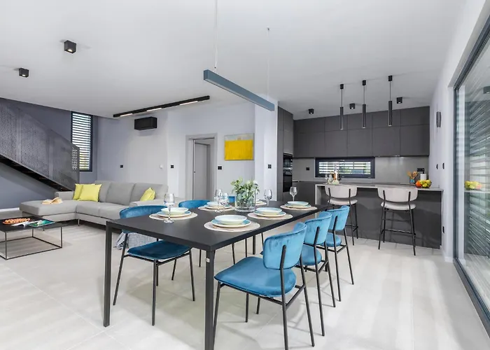 Gorgeous In With Wifi *