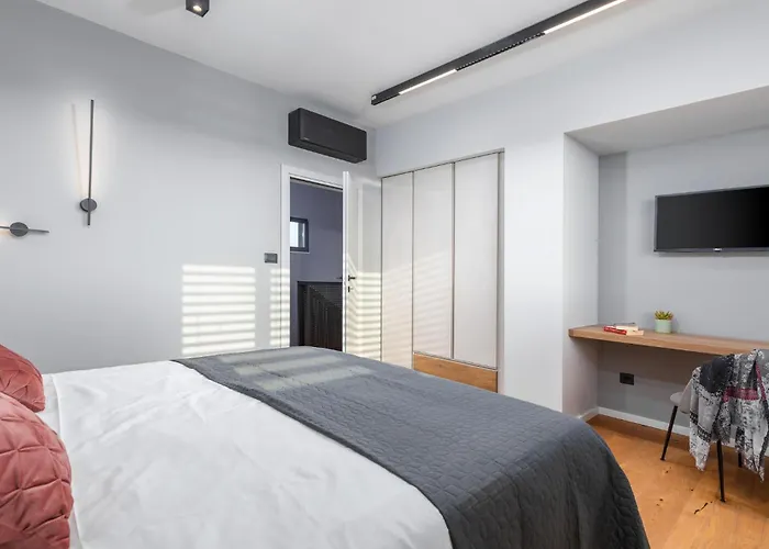 Gorgeous In With Wifi